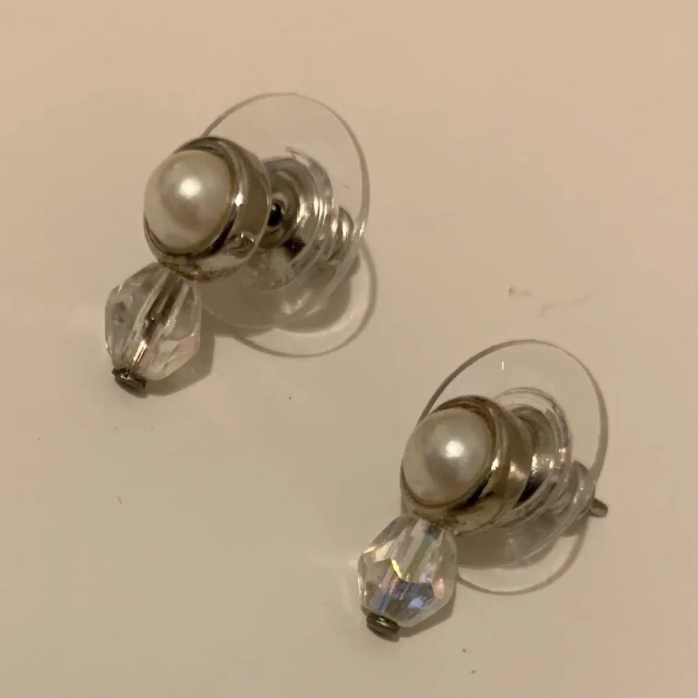 VINTAGE PEARL STUD WITH SILVER EDGE & HANGING CLEAR FACETED CRYSTAL EARRINGS EC